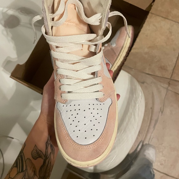 Women’s Air Jordan 1 Retro High OG 
‘Washed Pink’